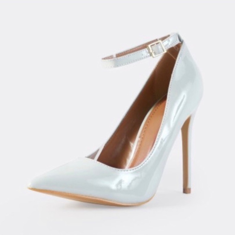 Point Toe Ankle Strap Pumps - light dusty blue